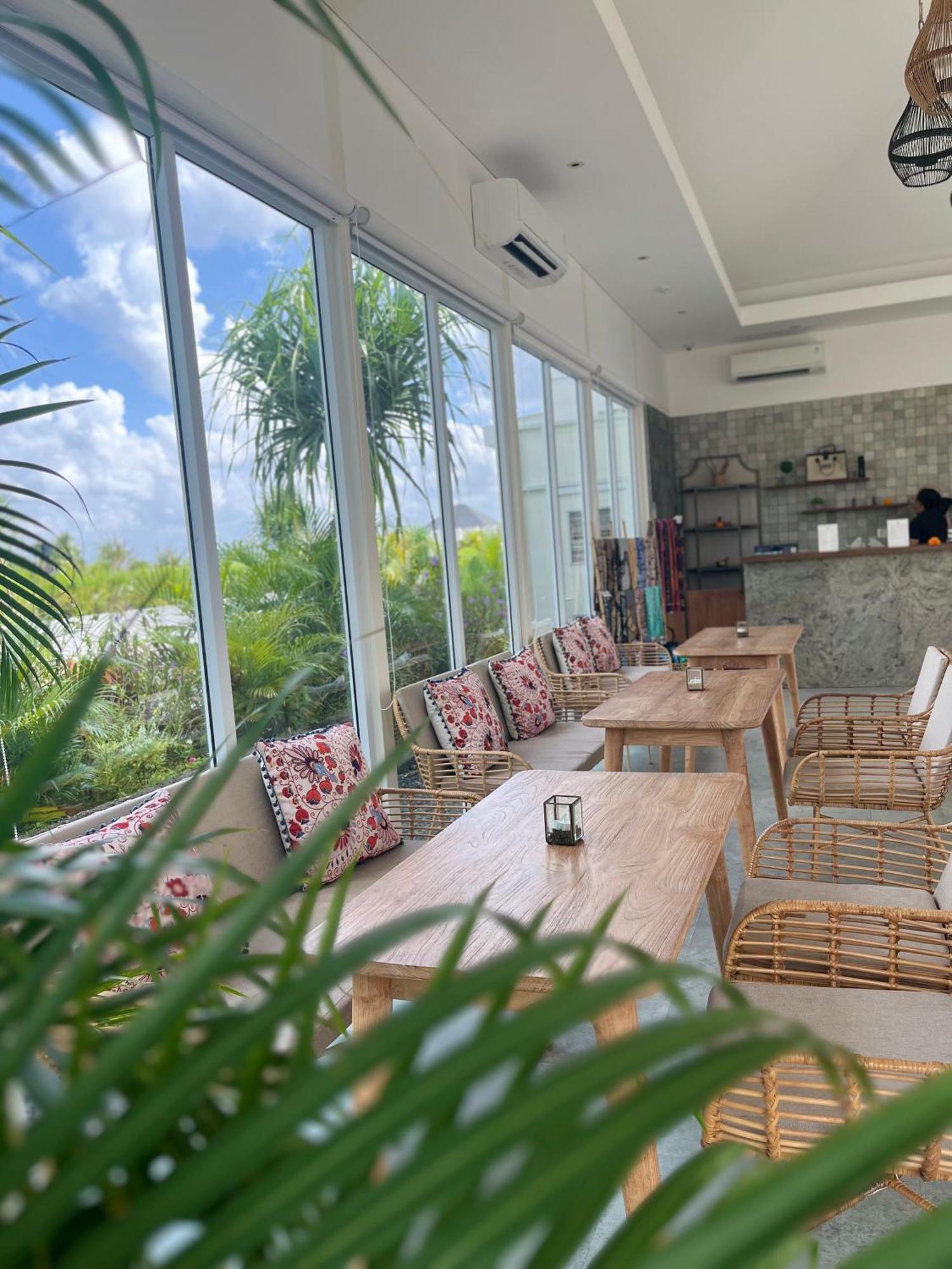 Kanvaz Village Resort Seminyak Exteriör bild